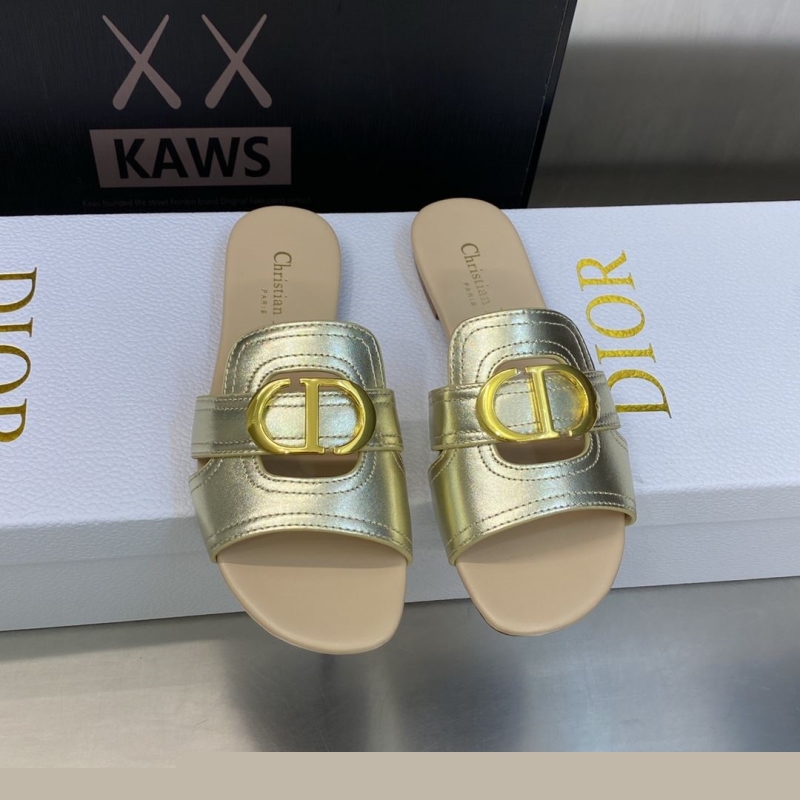 ch**an D*or slippers
